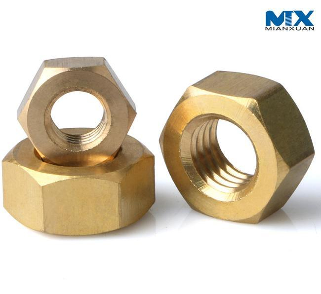 Tuercas hexagonales de latón para tuberías