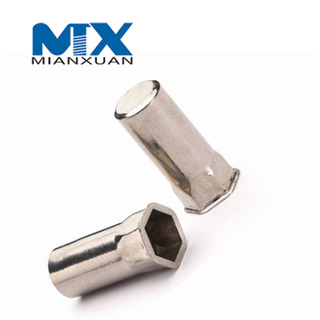 Acero de carbono especial hexagonal de encargo del hardware de las nueces los 8m del remache del parte movible del OEM
