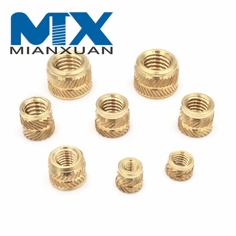 Insertar tuercas moleteadas Tuercas insertadas de latón termofusible