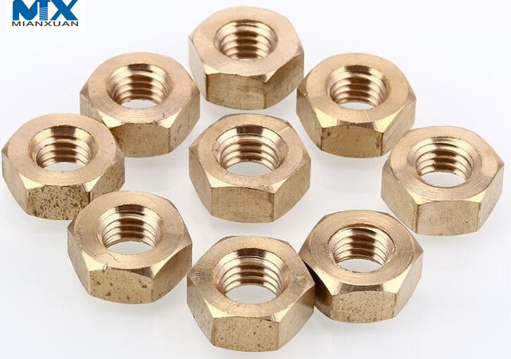 Tuercas hexagonales de latón para construcción