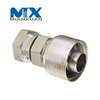 Conector macho de manguera hidráulica con sujetador para ensamblaje