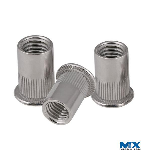 Tuercas remachables de acero inoxidable para automóviles
