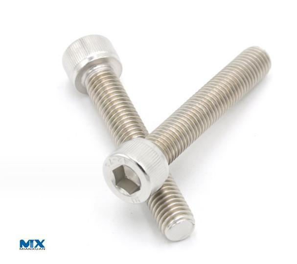 Tornillos de cabeza hueca hexagonal con cabeza baja y capacidad de carga reducida