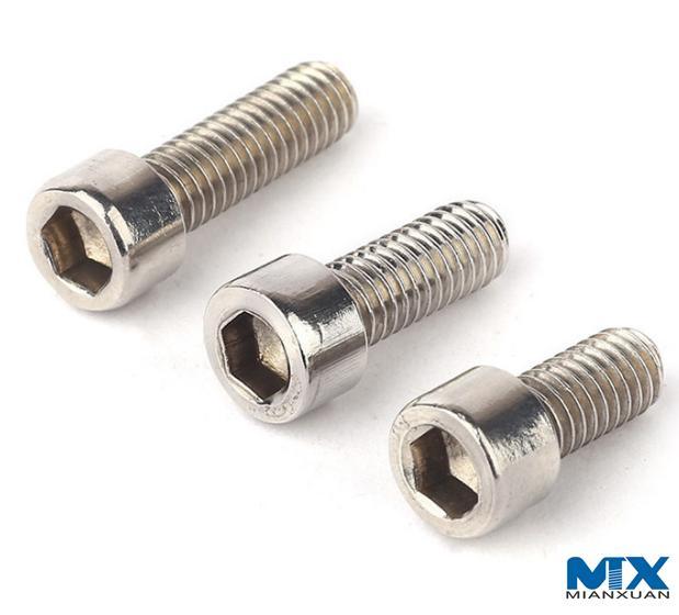 Tornillos de cabeza hueca hexagonal con cabeza baja y capacidad de carga reducida