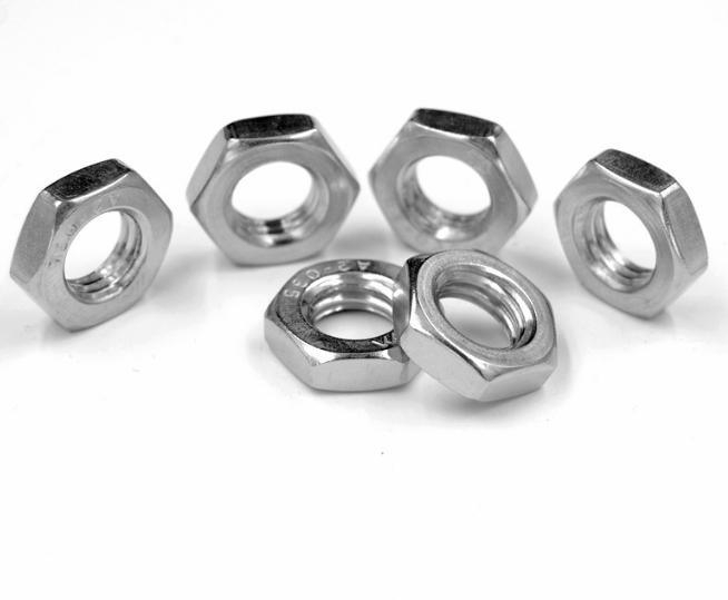 Tuercas delgadas hexagonales de acero inoxidable estándar DIN