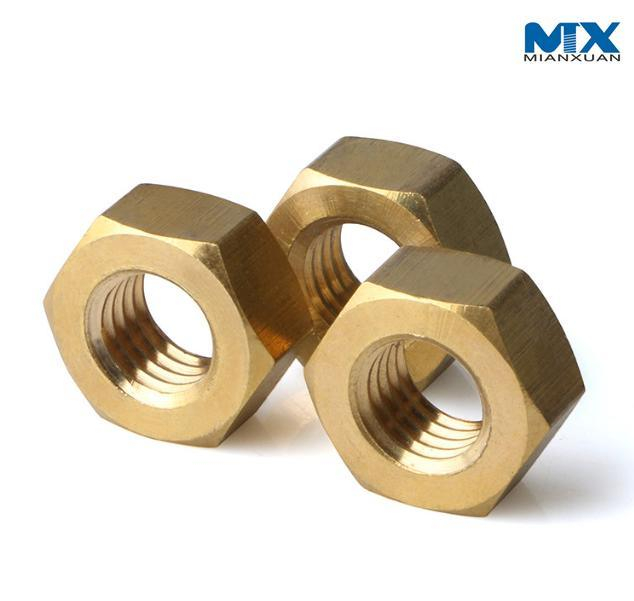 Tuercas hexagonales de latón para tuberías