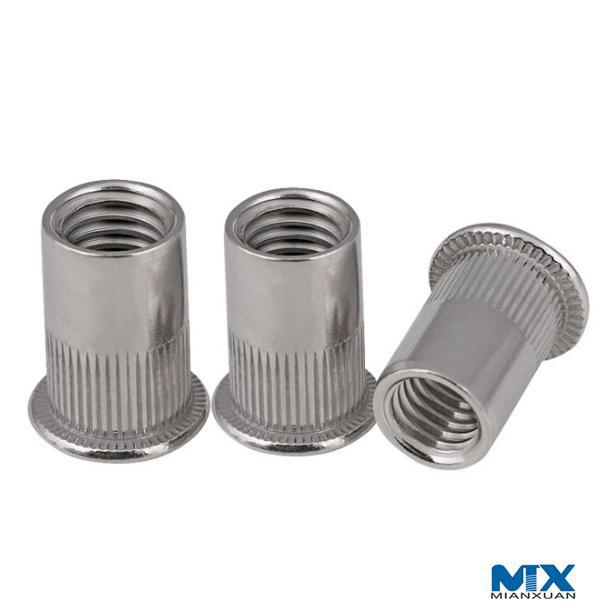 Tuercas remachables de acero inoxidable para automóviles