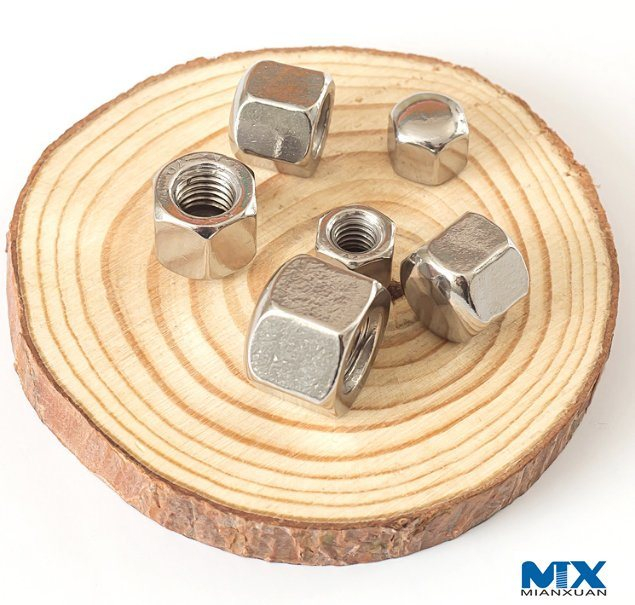Tuercas ciegas hexagonales, tipo bajo
