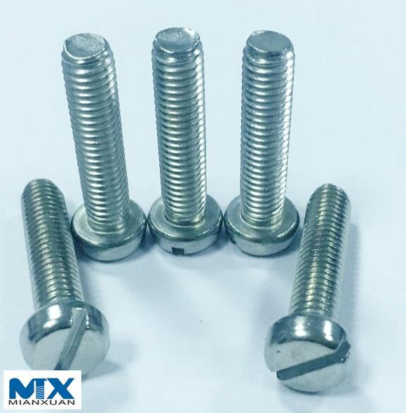 Tornillos con cabeza tipo queso ranurada—Producto Grado a